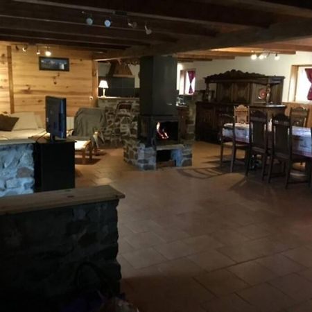 Chalet En Pleine Nature Pour 12 Personnes ベス・エ・サンタナステーズ エクステリア 写真